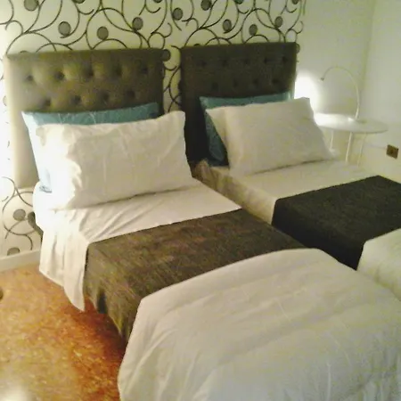 L.t. Schneider Bed and breakfast